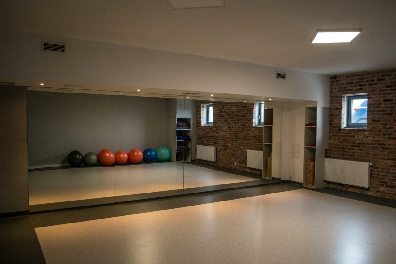 Zyczliwa Centrum Konferencyjno-Sportowe Вроцлав Экстерьер фото